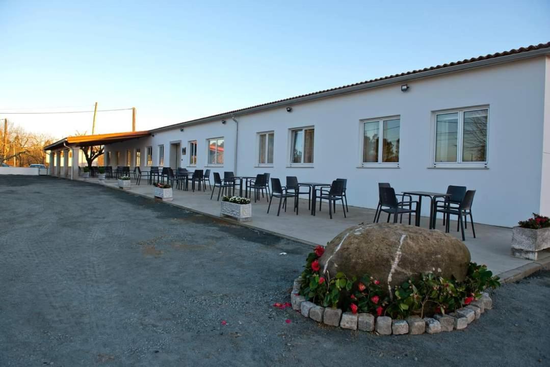 Hotel La Puerta De Arzúa Exterior foto